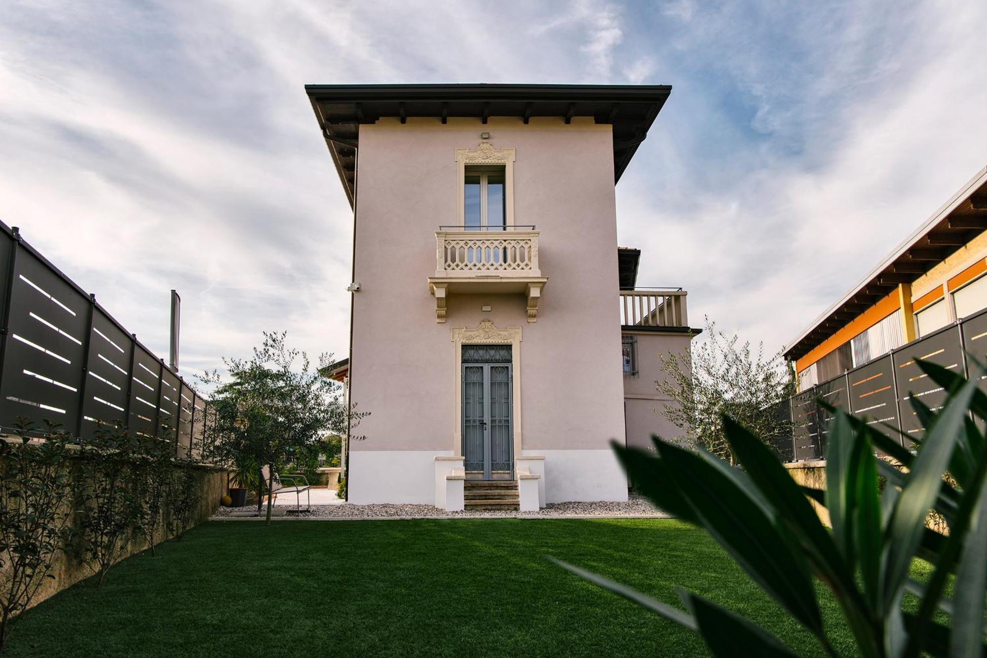 Apartamento Dei Sogni - Accesso Indipendente Vicino Ospedale Borgo Trento Fiera Arena Di